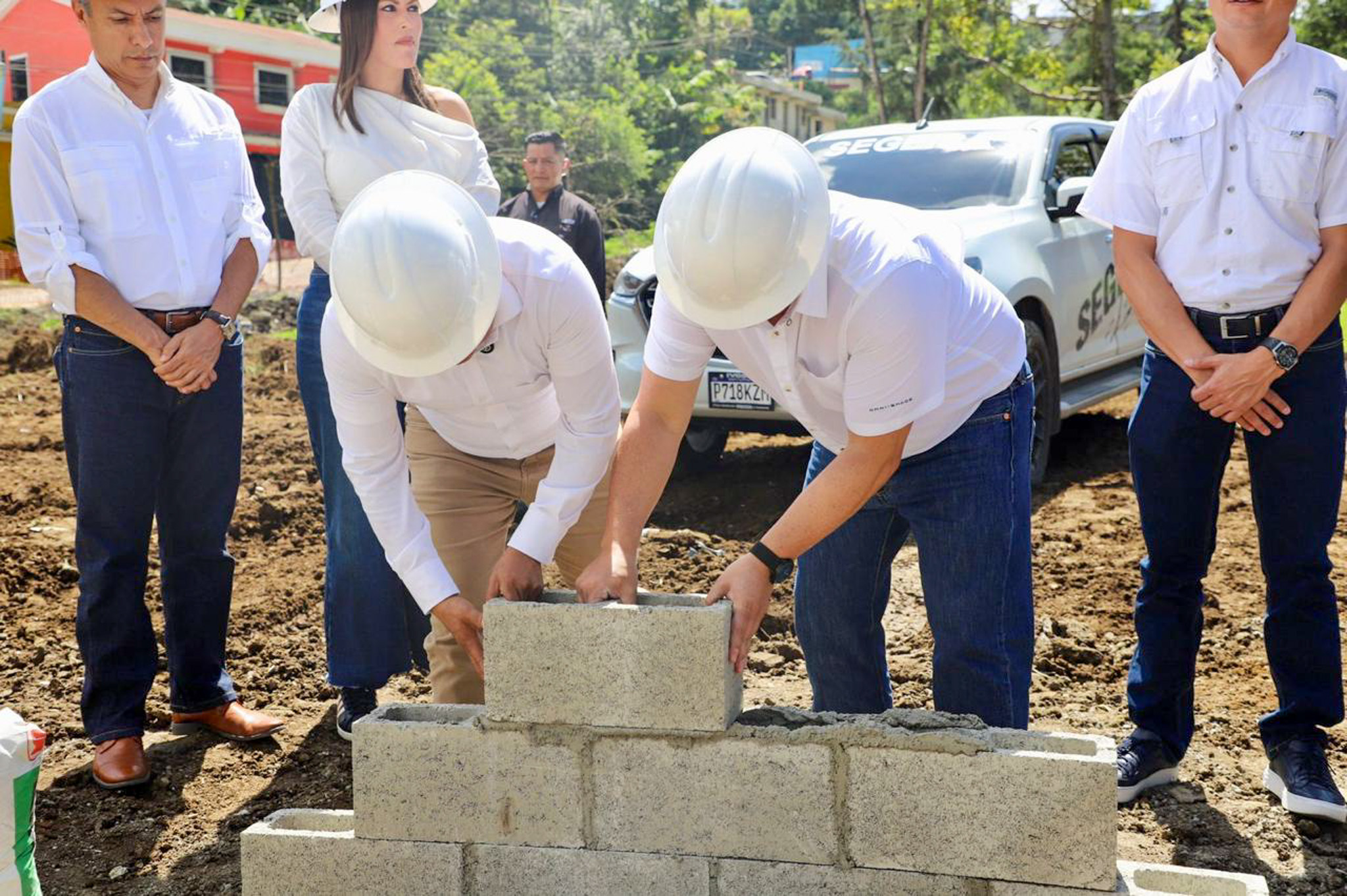 Colocación de primera piedra en Cobán, Alta Verapaz