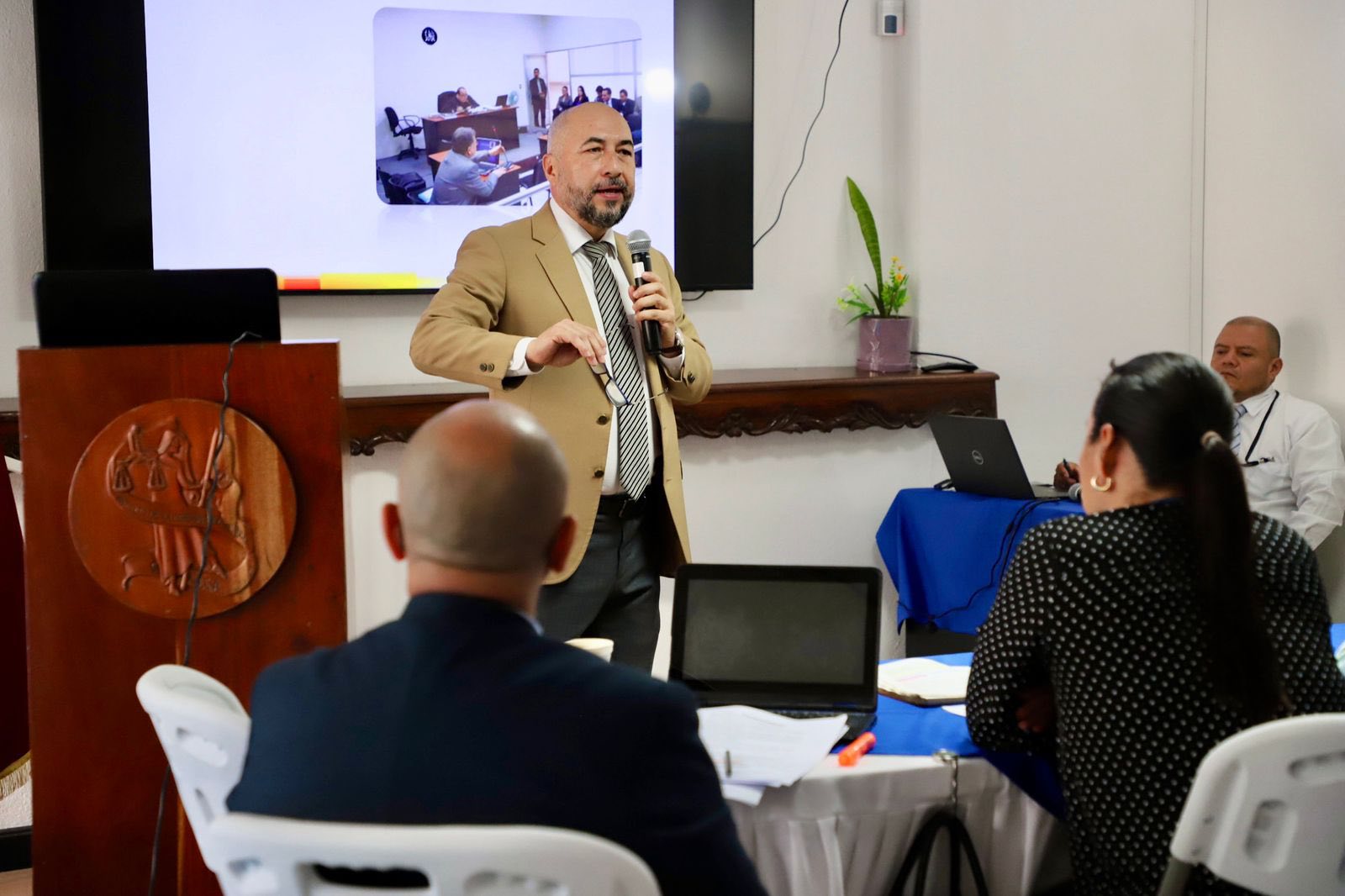 Fortalecimiento institucional a través de la capacitación constante 